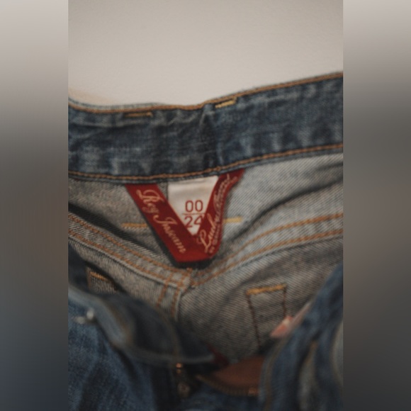 Lucky Jeans - Picture 2 of 5